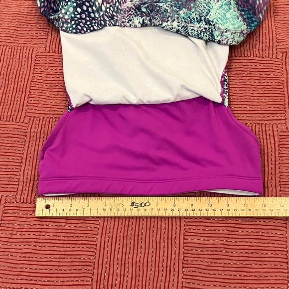 Fabletics Women’s snakeskin print exercise / Tank Top with built in sports bra - Picture 4 of 12